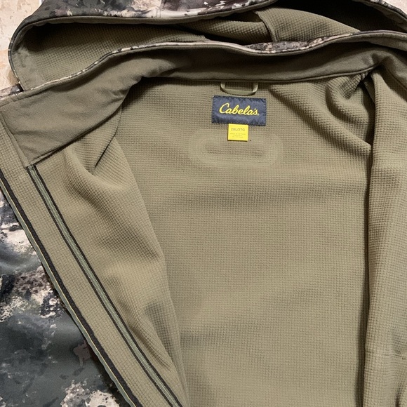 Cabela’s Zip Up - Picture 5 of 5
